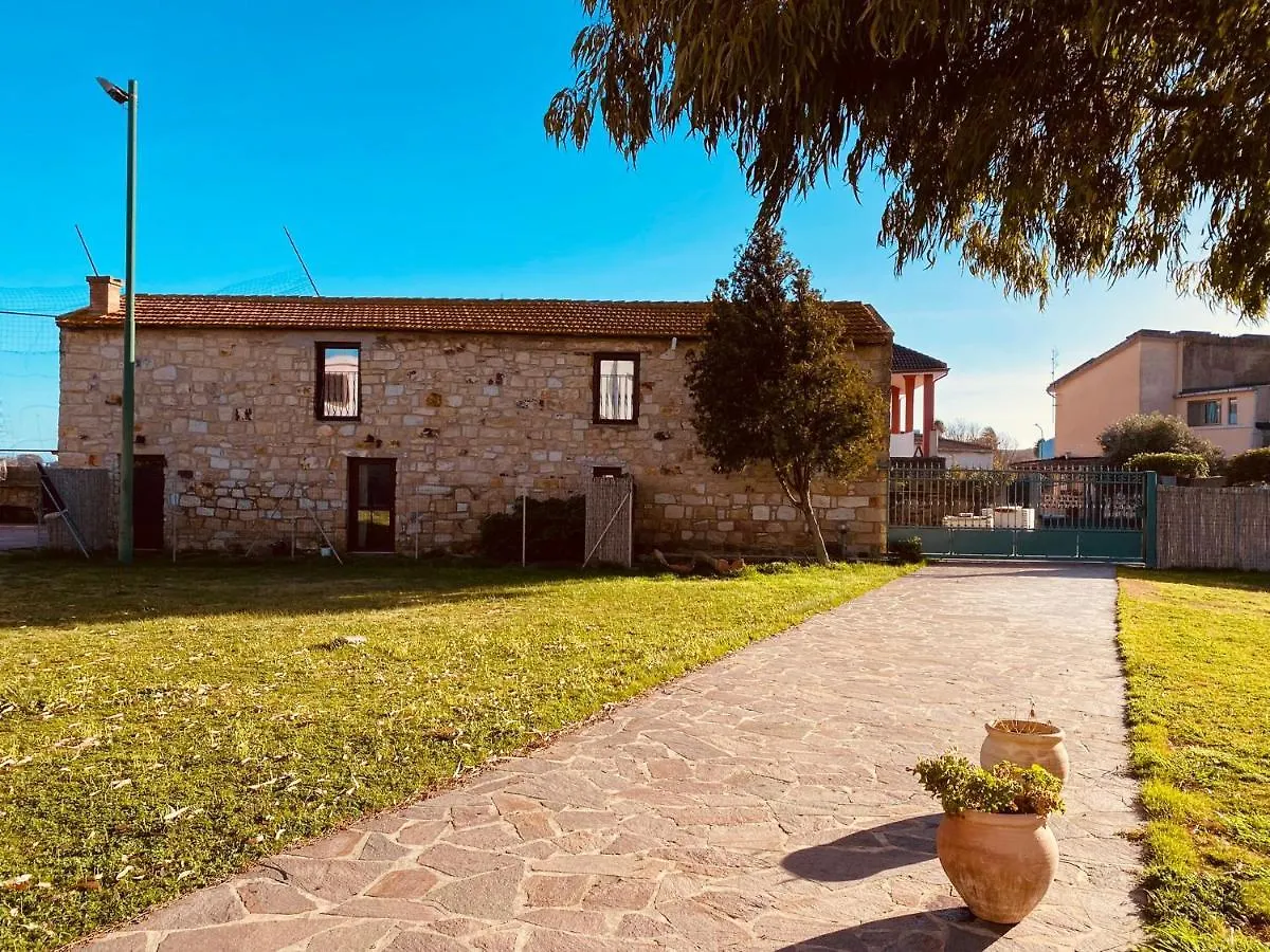 Villa Casa Di Pietra San Giovanni Suèrgiu 0*,